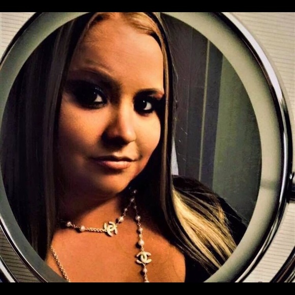 ~Meet Your Posh Ambassador: LJ DAYS~ - Picture 14 of 14